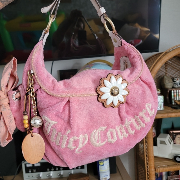 Juicy Couture Handbags - Juicy Couture Pink Shoulder Bag